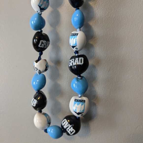 University of Maine Graduation Kukiu Nut Lei - Picture 3 of 5